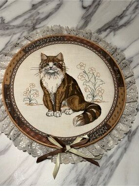Quilted Cat Print Wall Hanging with Lace Trim - Brown & Cream